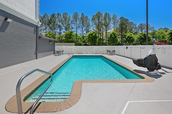 spark by hilton homewood birmingham