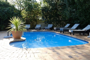 white lodge constantia guest house