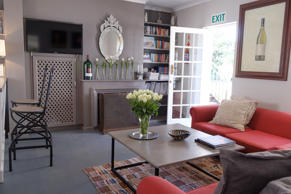 white lodge constantia guest house