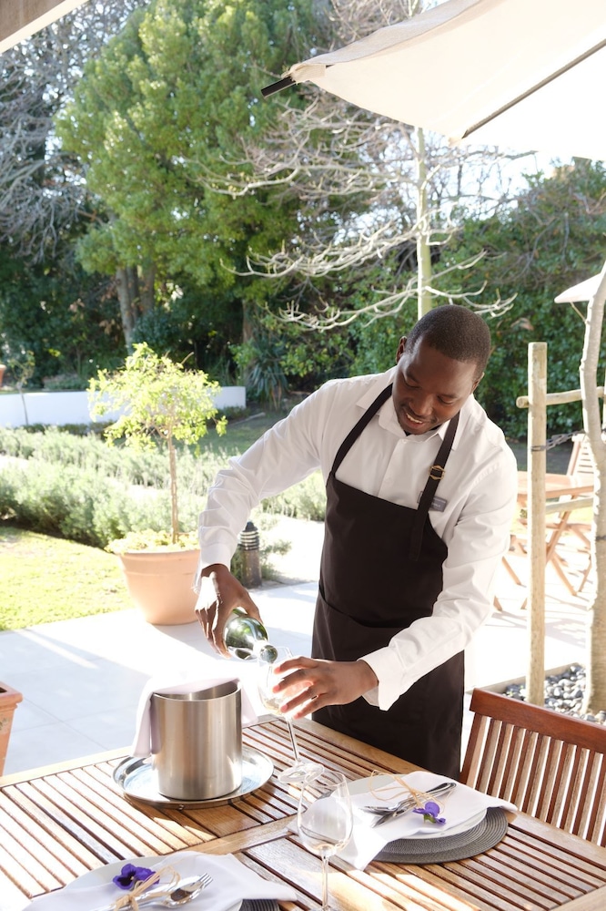 white lodge constantia guest house