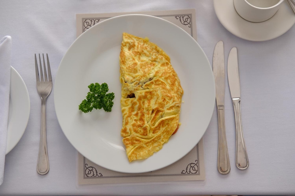 white lodge constantia guest house