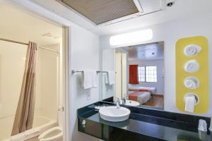 motel 6 thousand oaks ca