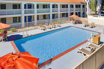 motel 6 thousand oaks ca