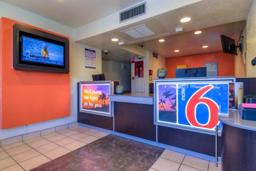 Motel 6 Jurupa Valley, Ca - Riverside West,Jurupa Valley>>Glen Avon,2 star