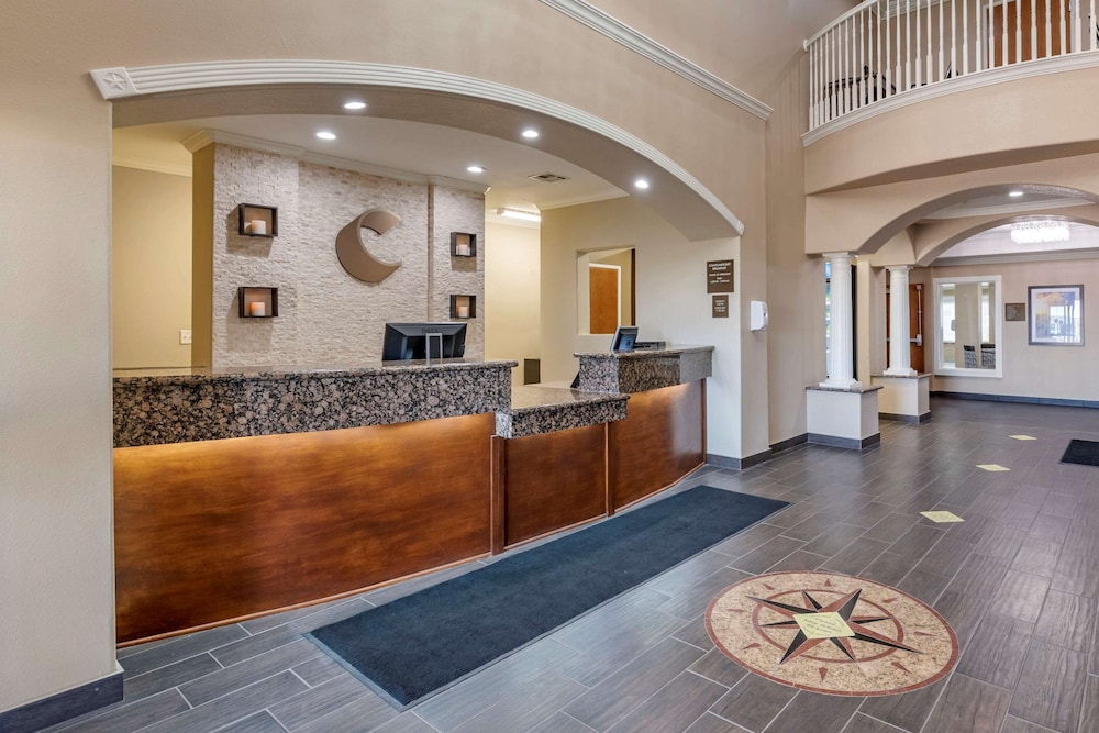 comfort inn and suites