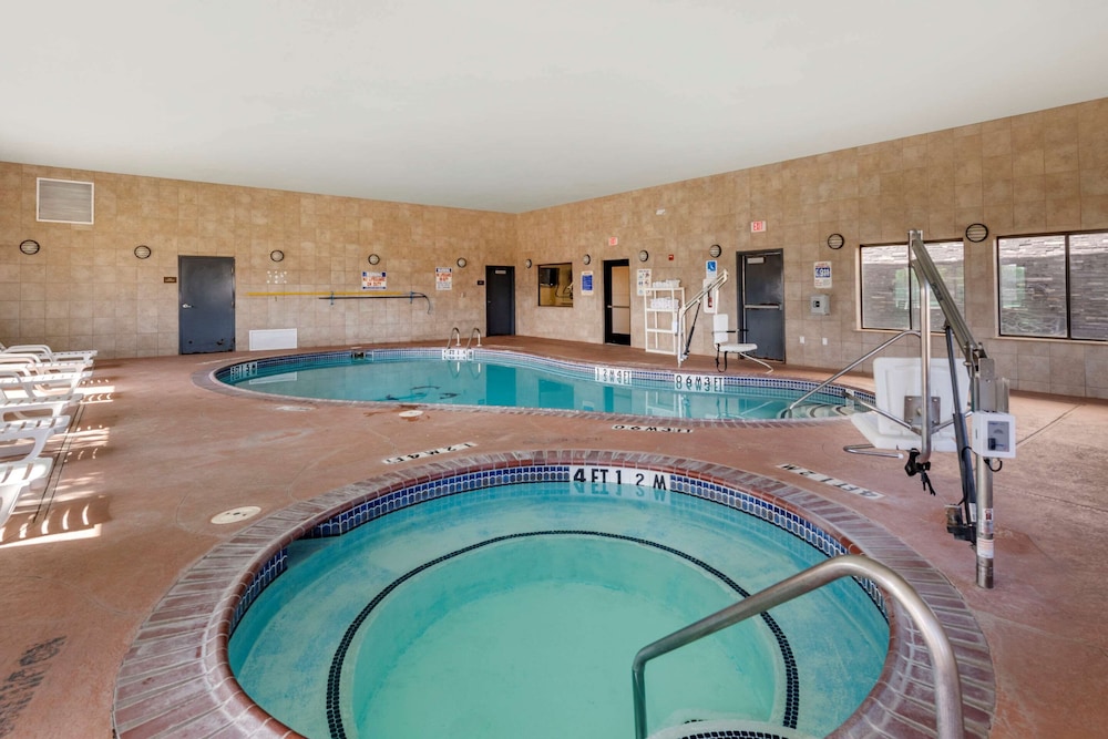 comfort inn and suites