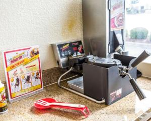 rodeway inn and suites wilmington north