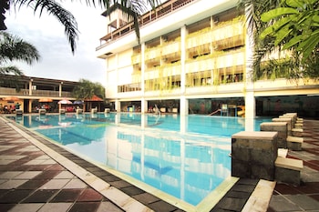 nirmala hotel and convention centre