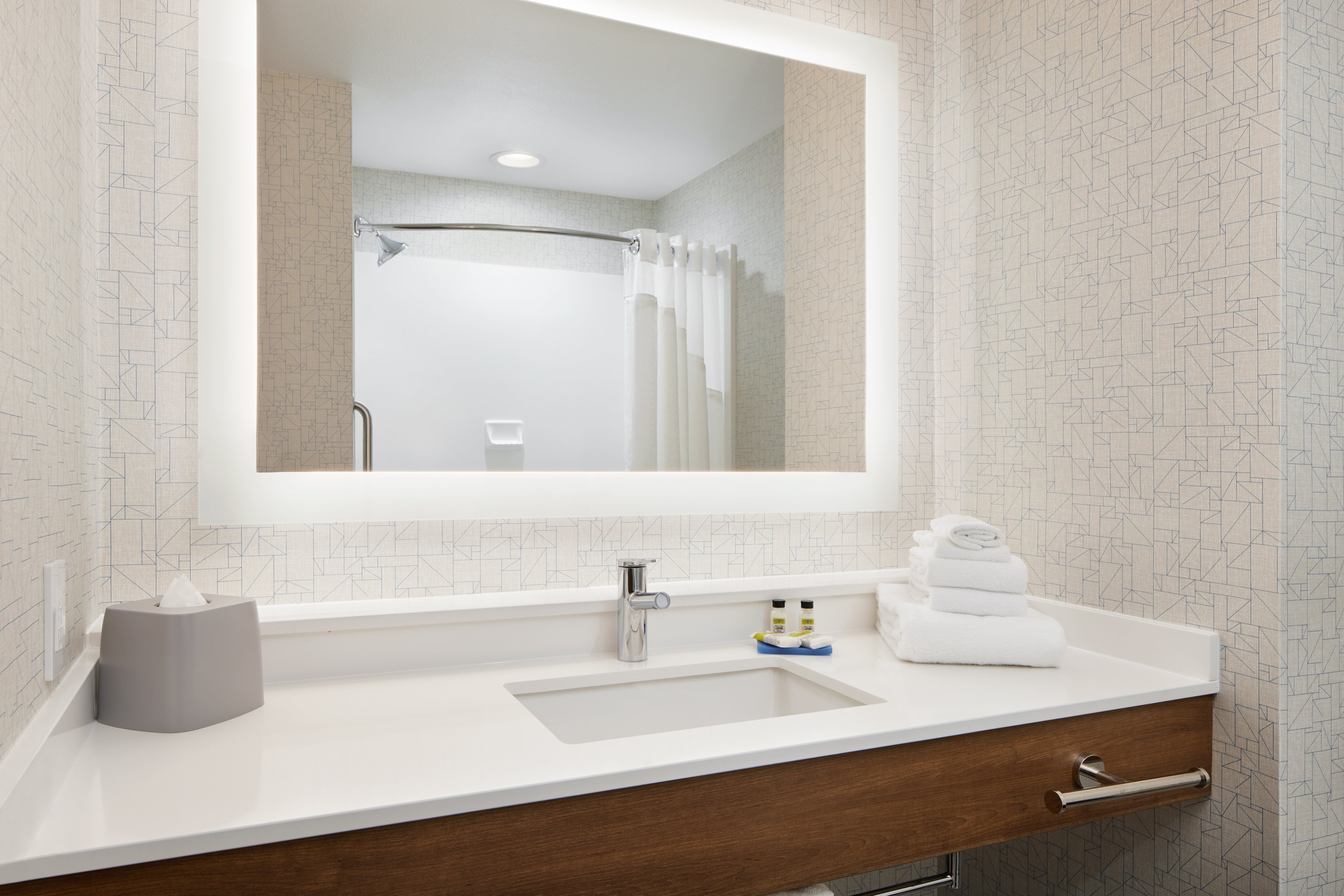 holiday inn express and suites salem by ihg
