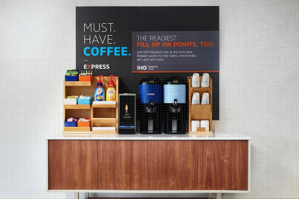 holiday inn express and suites salem by ihg