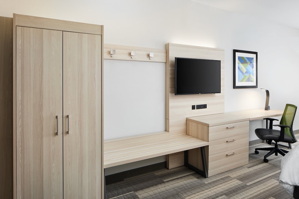 holiday inn express and suites salem by ihg