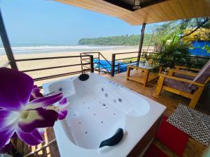 agonda serenity beach villa