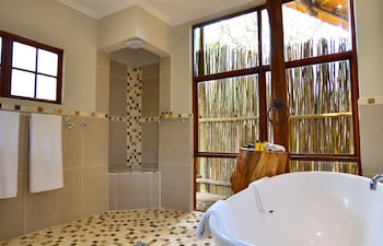 amakhosi safari lodge and spa