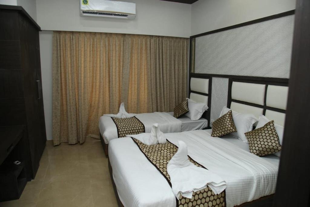 Century Courtyard,,2 star