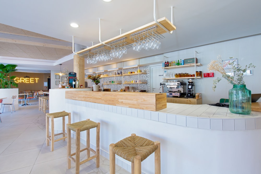 greet hotel salon de provence