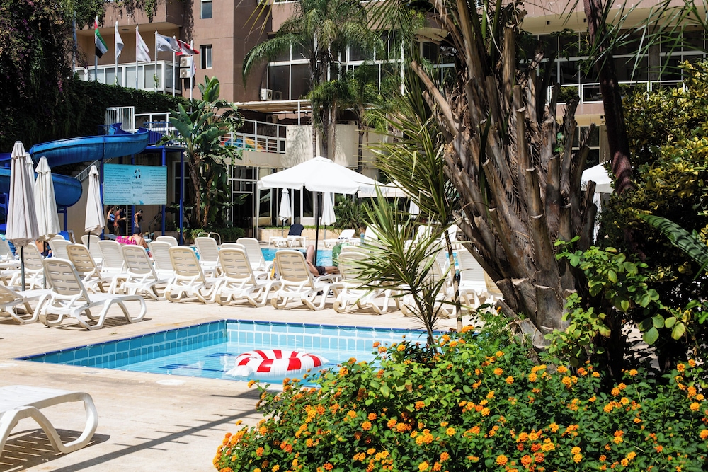 the cosmopolitan hotel