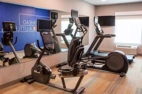 holiday inn express and suites sioux city south by ihg