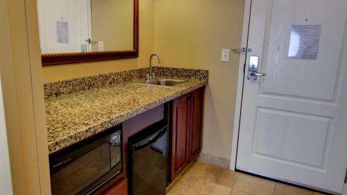 holiday inn express and suites sioux city south by ihg