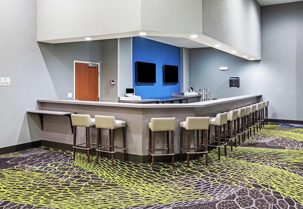 hampton inn and suites liberal