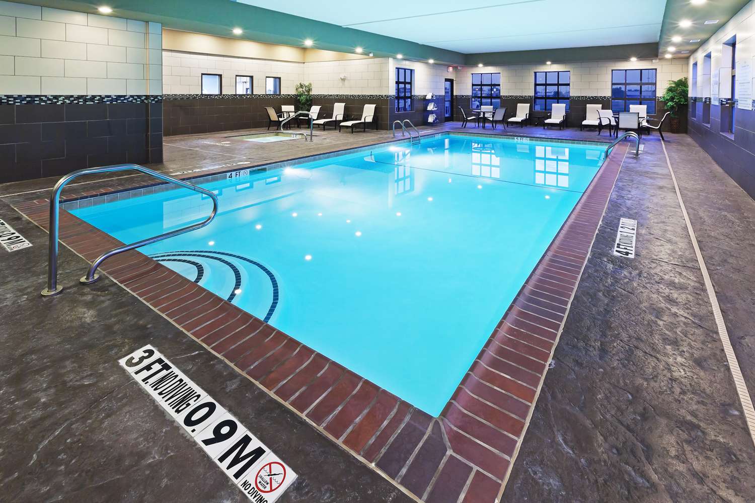 hampton inn and suites liberal
