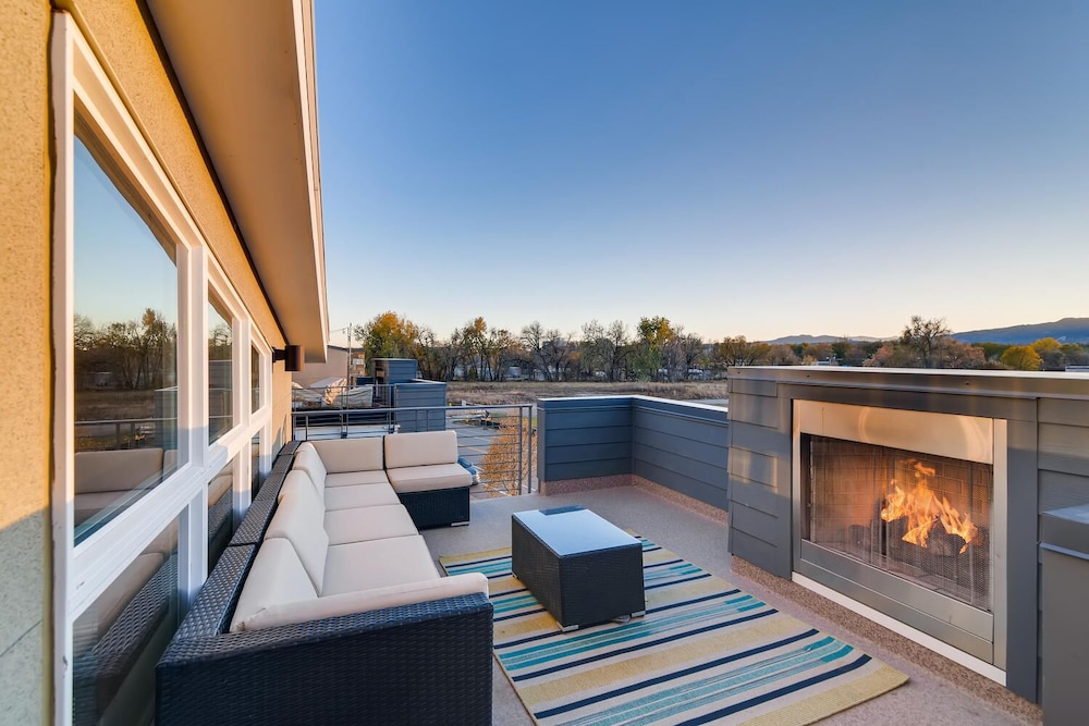 fancy townhome near old town breweries and river