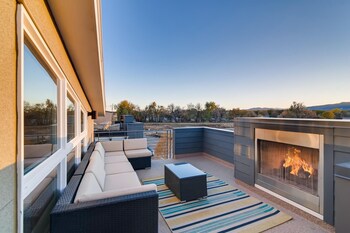 fancy townhome near old town breweries and river