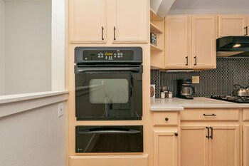 mulberry place a charming cottage near old town