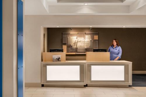 holiday inn express and suites mcalester by ihg