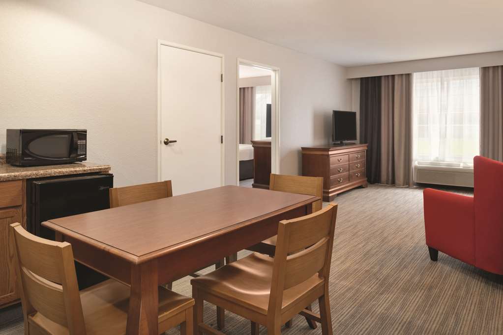 country inn and suites by radisson valparaiso in