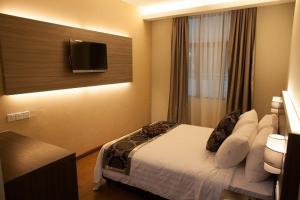 holiday villa hotel and suites