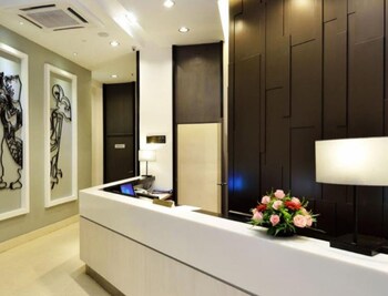 holiday villa hotel and suites