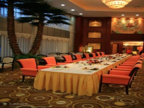 dunhuang grand soluxe hotel