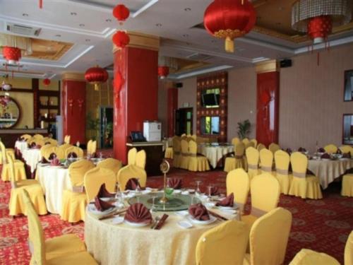 dunhuang grand soluxe hotel