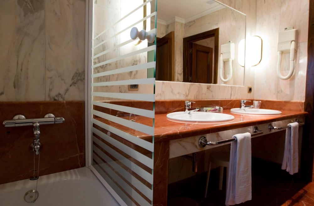 hotel zenit dos infantas