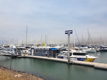 boat harbour apartments