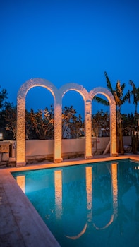 urla 1867 hotel