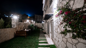 urla 1867 hotel