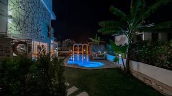 urla 1867 hotel