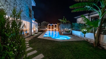 urla 1867 hotel
