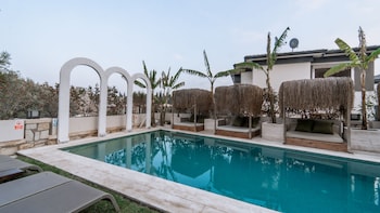 urla 1867 hotel