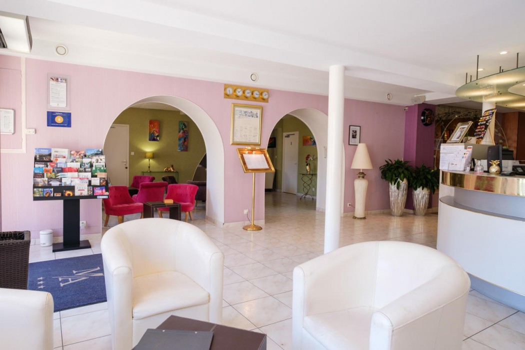 Logis Hostellerie Du Mont Aimé,Chalons-En-Champagne>>Bergeres-Les-Vertus,3 star