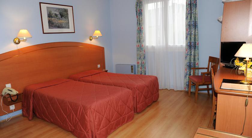 Logis Hostellerie De La Reine Blanche,Blancs-Coteaux>>Bergeres-Les-Vertus,3 star