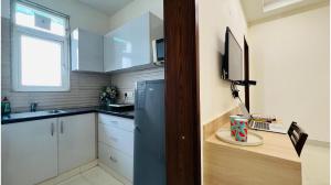 bluo studio4 golf course road gym balcony lift