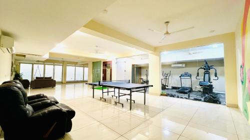 bluo studio4 golf course road gym balcony lift