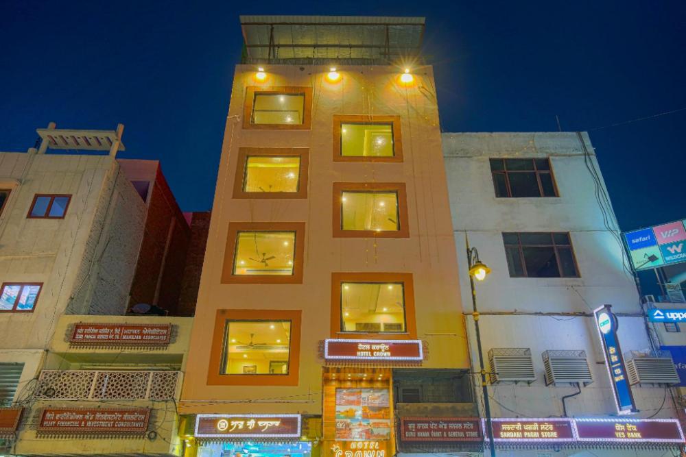 hotel crown