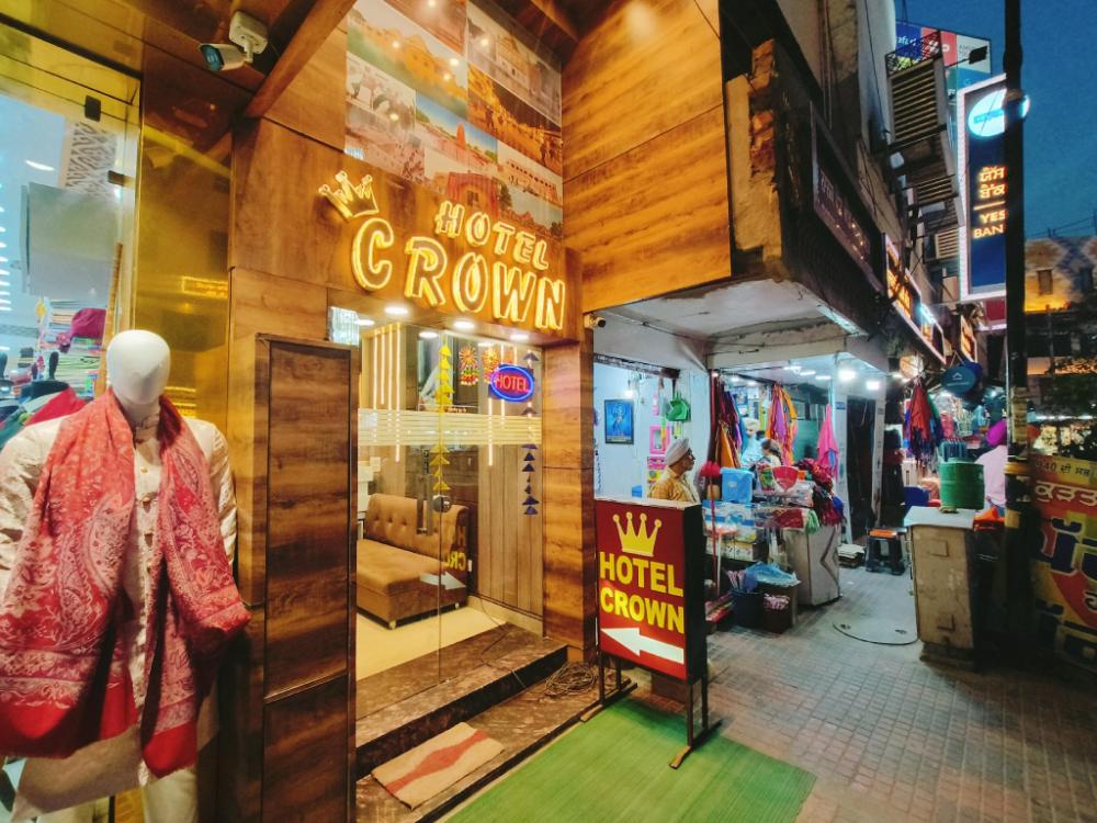 hotel crown