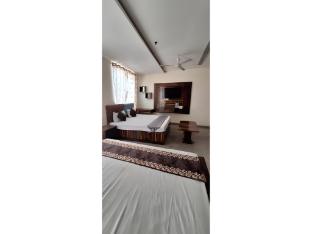 hotel five seasons