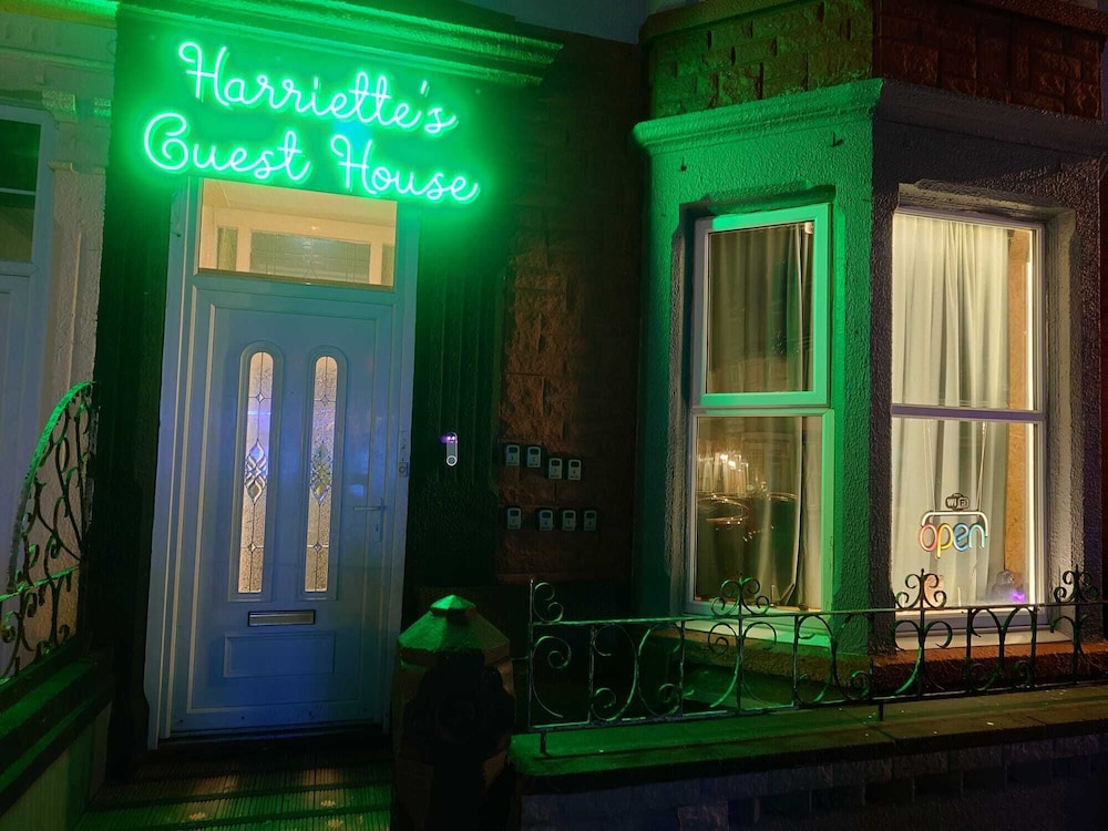 harriettes guest house