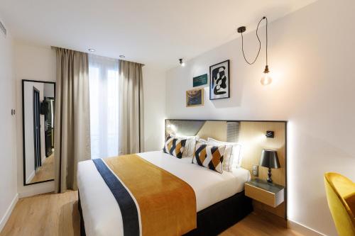 hotel star champs elysees
