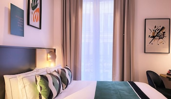 hotel star champs elysees